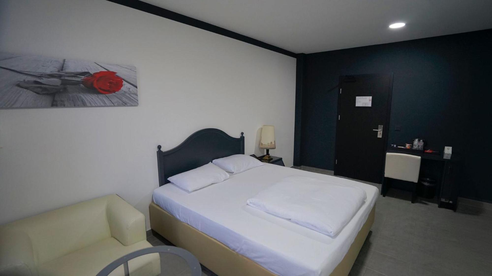 Tibet Hotel Am Airport Duesseldorf-ראטינגן מראה חיצוני תמונה