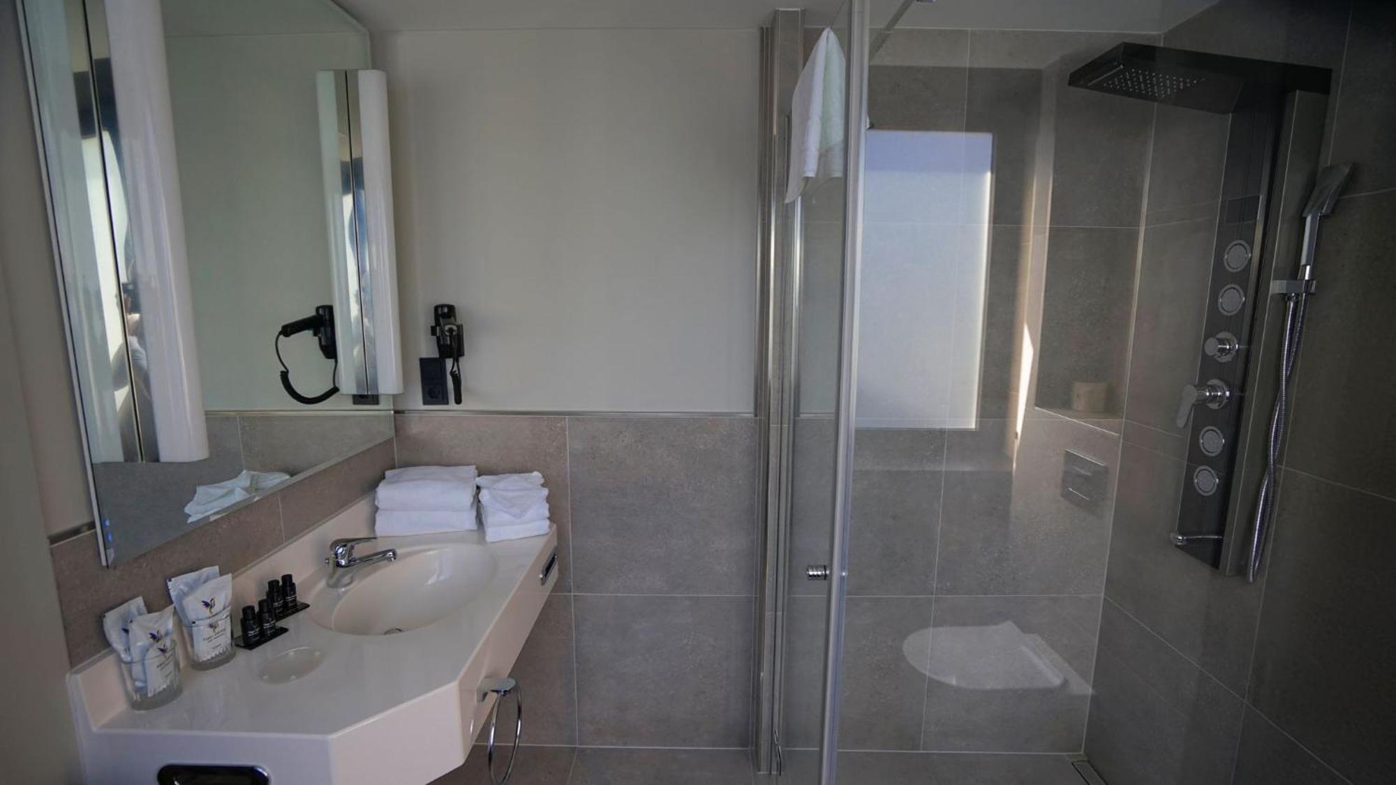 Tibet Hotel Am Airport Duesseldorf-ראטינגן מראה חיצוני תמונה
